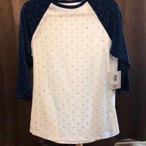 🌺 3/$21 NWT Randy Raglan style Tee